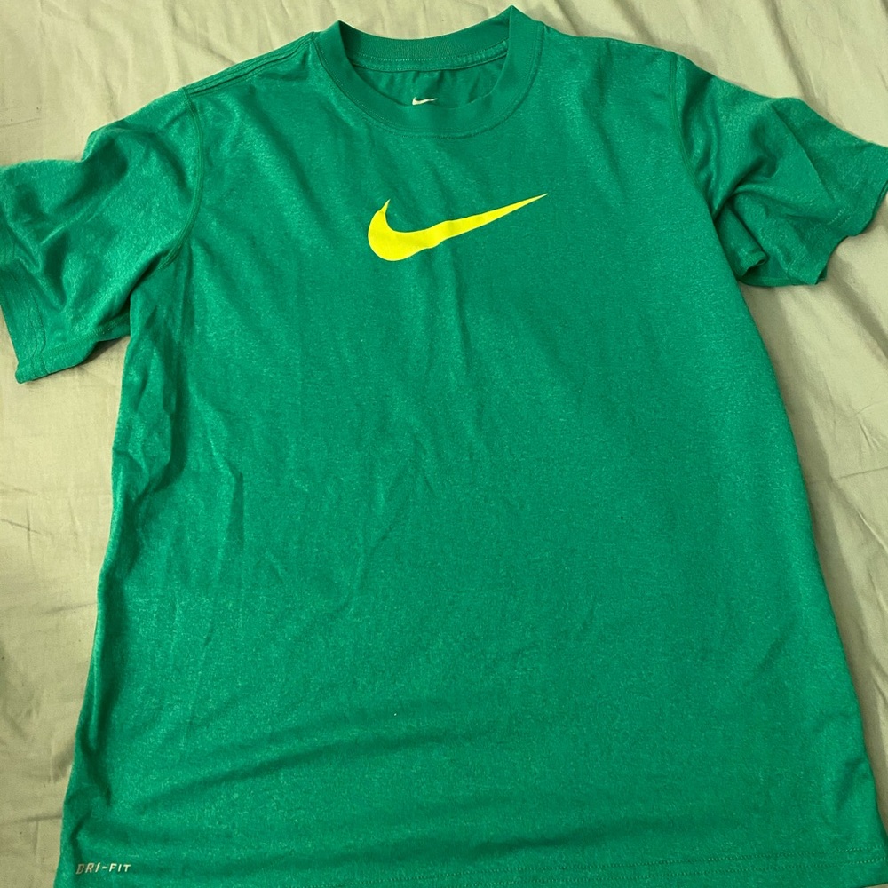 Boys size L nike shirt